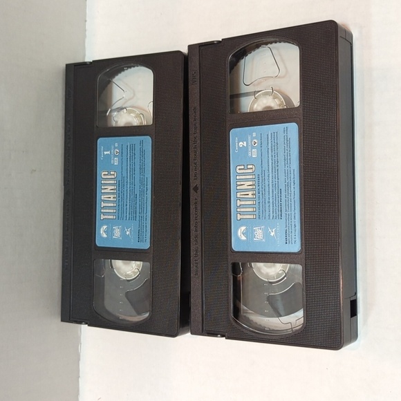 Paramount Titanic (1997) Box Set of 2 VHS Tapes - Picture 10 of 11
